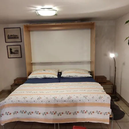 Homestay Studio With Private Bathroom *
